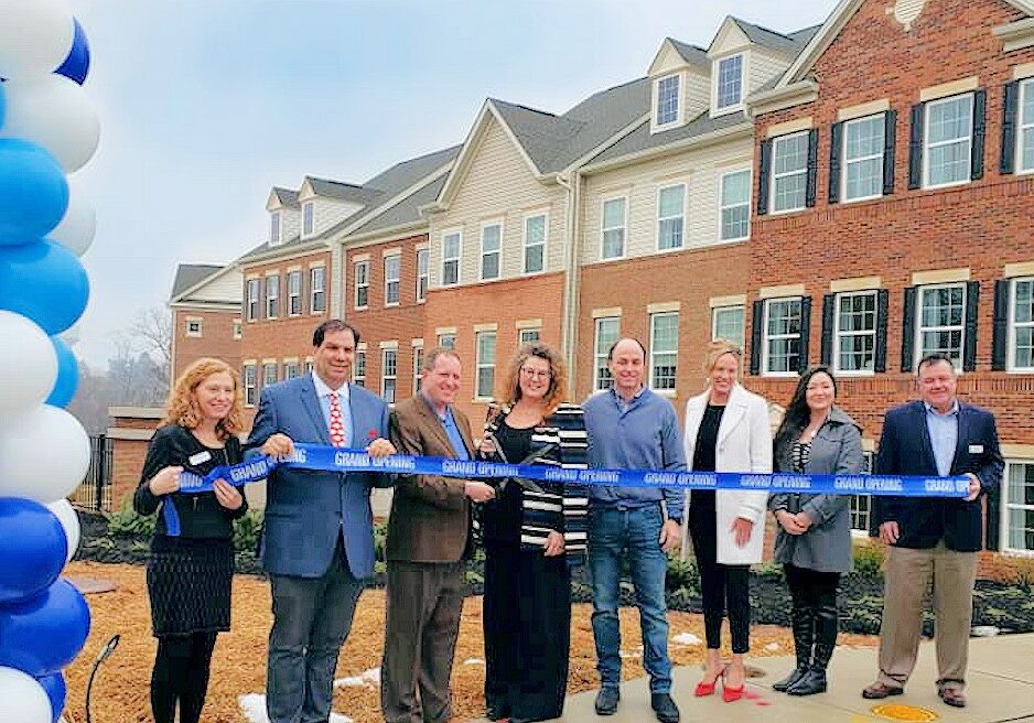 strawbridge-ribbon-cutting_colcor-pf
